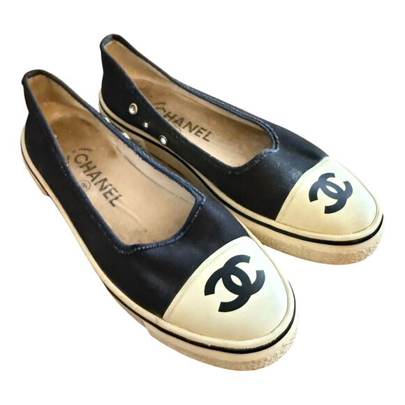 Chanel Canvas Sneakers VTG Size EUR 36 US 5-5.5 Black White Flat Slip Ons - Picture 1 of 16